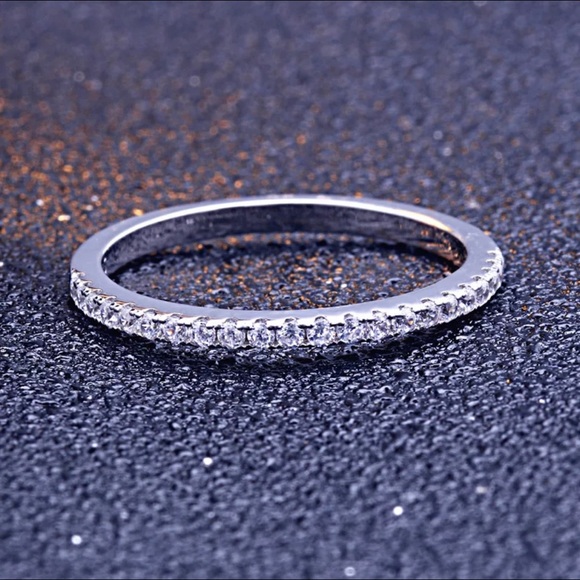 ✨2 Piece Round Halo Set✨✨ 18K White Gold✨ - Picture 5 of 7